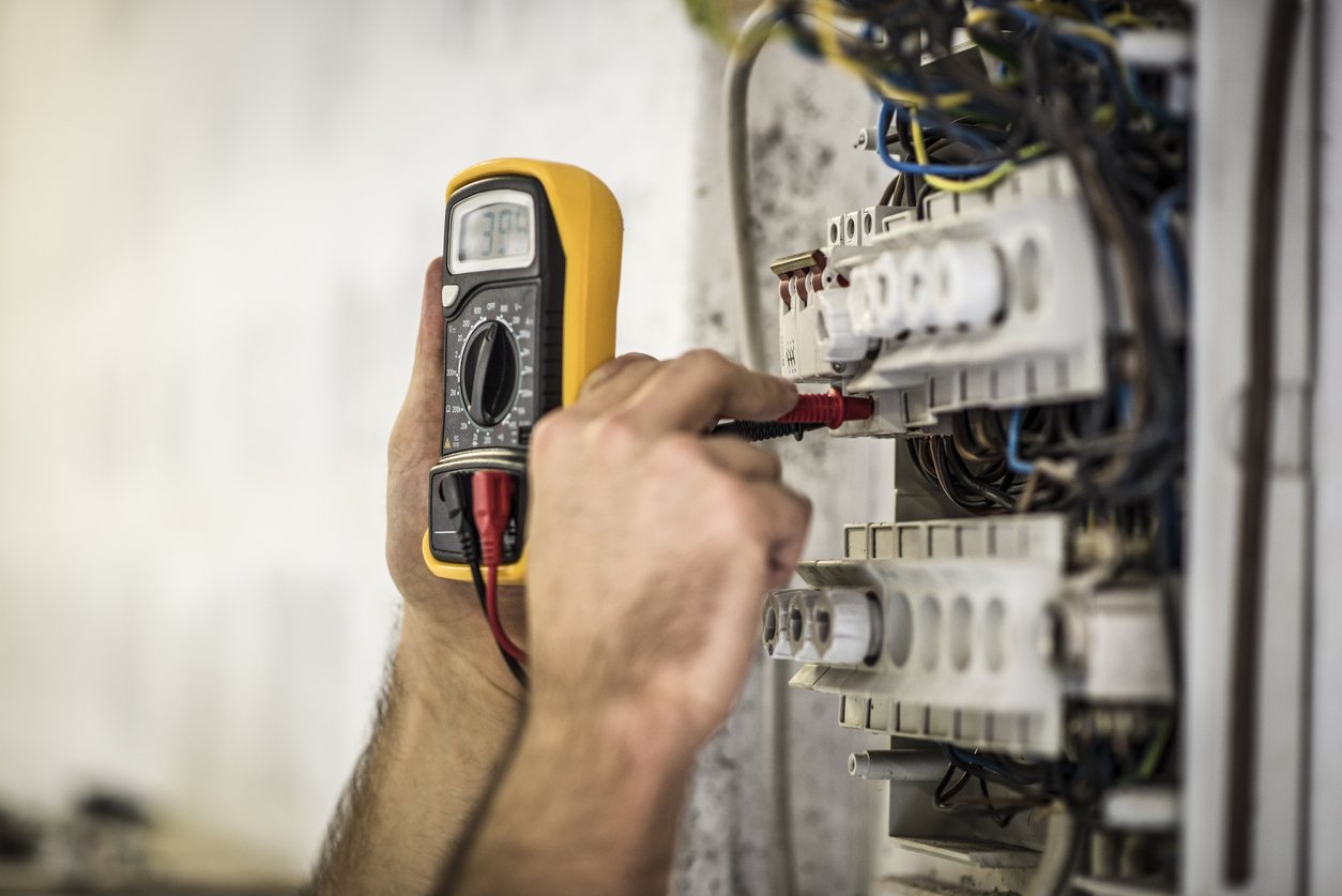 Welche Dokumentation ist bei der Prüfung ortsfester elektrischer Anlagen erforderlich?